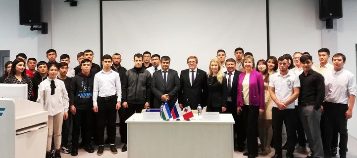 Встреча иностранных студентов из Узбекистана с Первым секретарём Генерального консульства Республики Узбекистан в г. Казани10