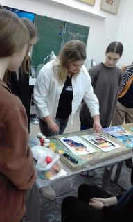 Студенты филиала УдГУ в городе Воткинск побывали на творческой встрече с талантливым современным художником Екатериной Платоновой2