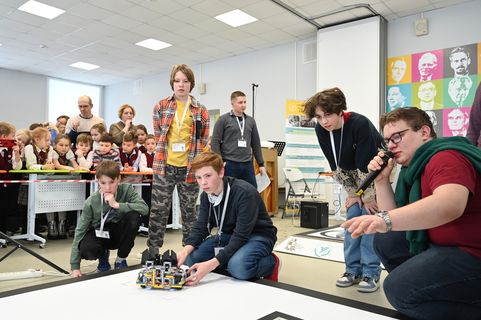 Открытие III международного научно-технического фестиваля робототехники «Калашников технофест» состоялось в УдГУ7