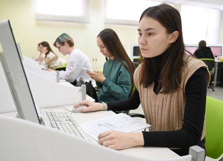 На этой неделе студенты Института языка и литературы проходят тестирование надрофессиональных навыков в Центре компетенций УдГУ6