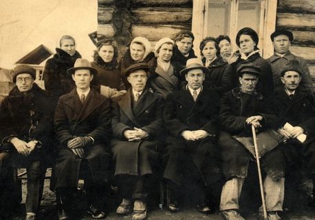 преподаватели и студенты факультета естествознания, с. Малая Пурга, 1941-1942 учебный год