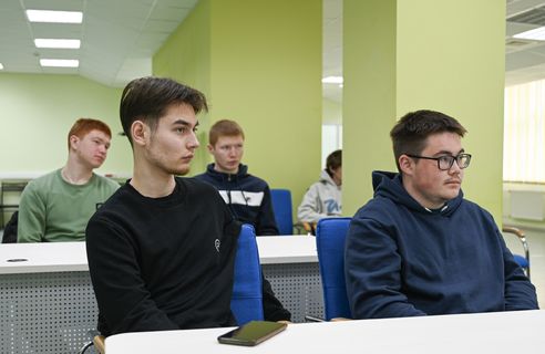 Заседание студенческого конструкторско-изобретательского бюро (СКИБ) ИГЗ состоялось в рамках Недели молодёжной науки в УдГУ3